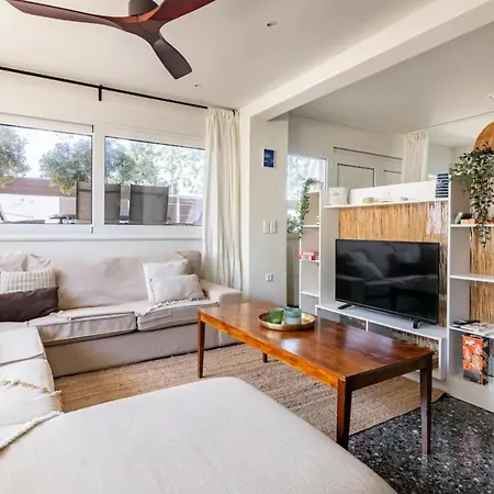 Rafia Loft Loutraki, Garden & Pool Table - * לוטראקי