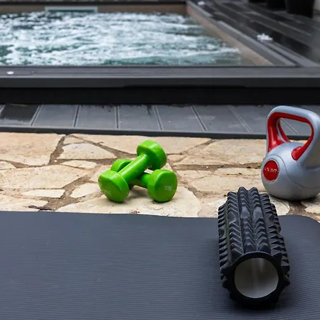 Rafia Loft - Heated Pool & Billiard I * 루트라키