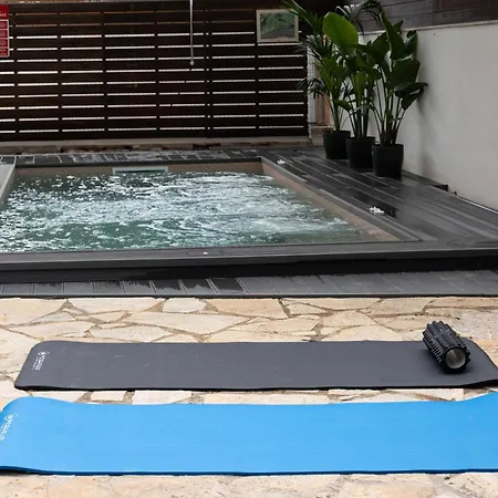 Rafia Loft - Heated Pool & Billiard I