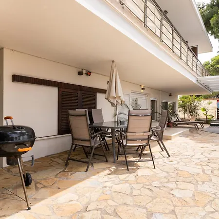 Rafia Loft - Heated Pool & Billiard I Loutráki