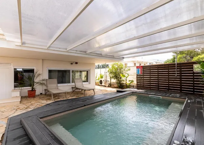 Rafia Loft - Heated Pool & Billiard I * Loutráki